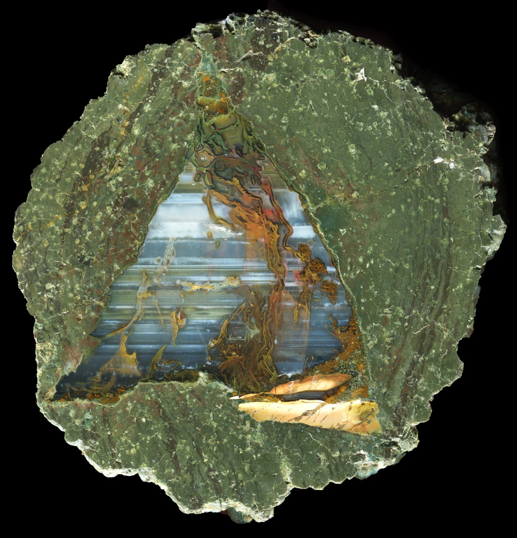 Large Valley View Thunderegg with Moss Streamers