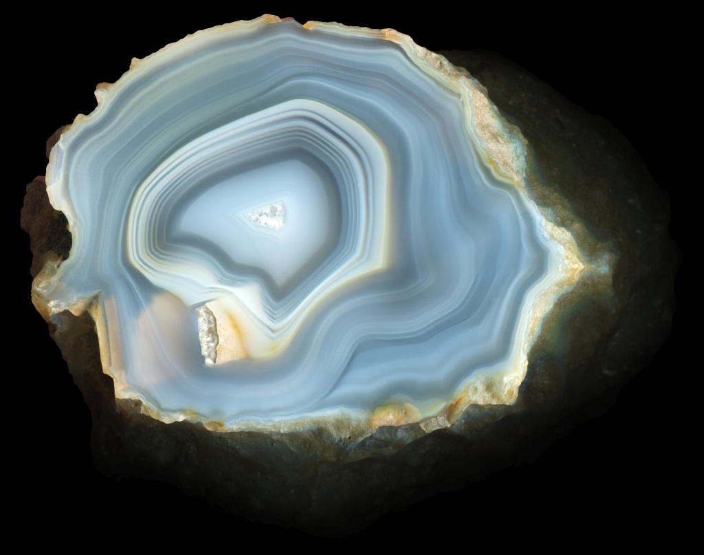 Usan Blue Hole Agate Specimen with Beautiful Banding